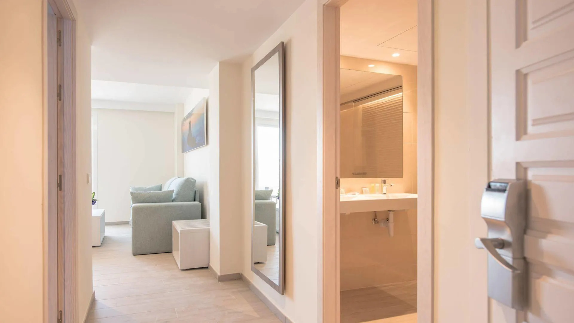 Apartamentos Los Angeles Sant Antoni de Portmany 2*,